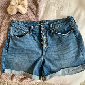 Universal Thread high waisted shorts!